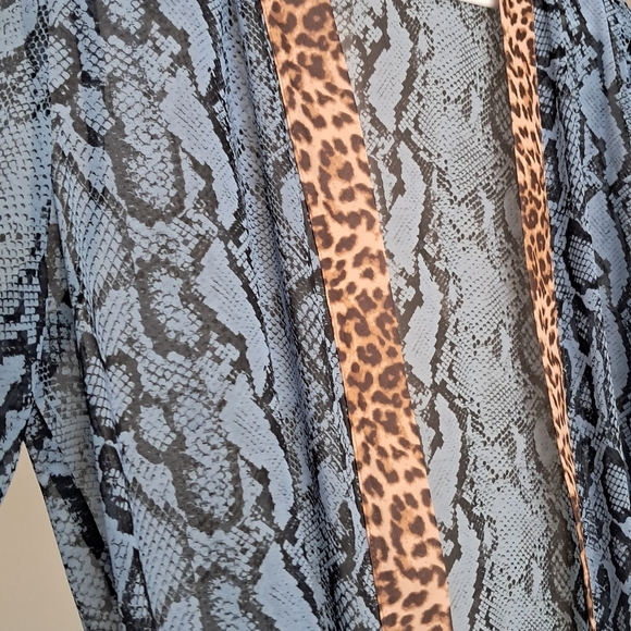 Blue Snake Print Kimono with Leopard Trim LISA RINNA COLLECTION - Picture 7 of 10